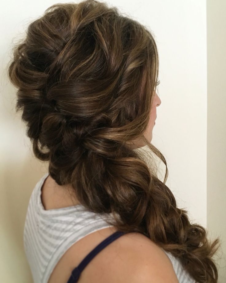 Curly Side Braid Wedding, Off To Side Updo, Side Fishtail Braid Wedding, Side Swept Haircut, Wedding Hairstyles Side Swept, Wedding Hair And Makeup Brunette, Pentecostal Wedding, Idv Oc, Side Braid Wedding