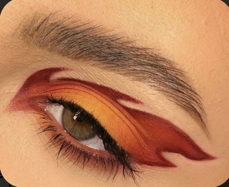 Fire Eyeshadow Makeup Ideas, Fire Eyeliner Eye Makeup, Fire Eye Makeup Look, Fire Eyeshadow Looks, Fire Make Up Look, Fire Makeup Eye, Fire Makeup Ideas, Fire Costume Ideas, Flame Eye Makeup