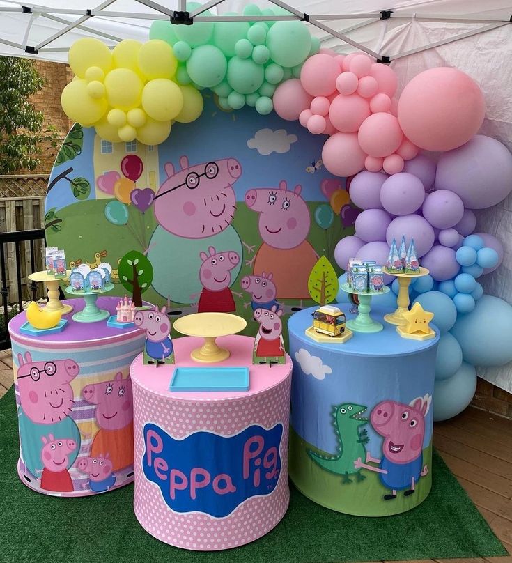 peppa pig birthday party with balloons and decorations