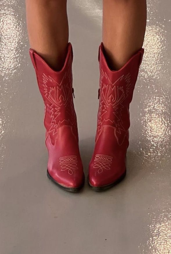 Cowboy Boots Women Aesthetic, Woman’s Cowboy Hat, Red Country Boots, Red Boots Cowboy, Cowboy Boots Woman, Red Coastal Aesthetic, Red Cowgirl Boots Aesthetic, Cowgirl Boots Red, Girly Cowboy Boots