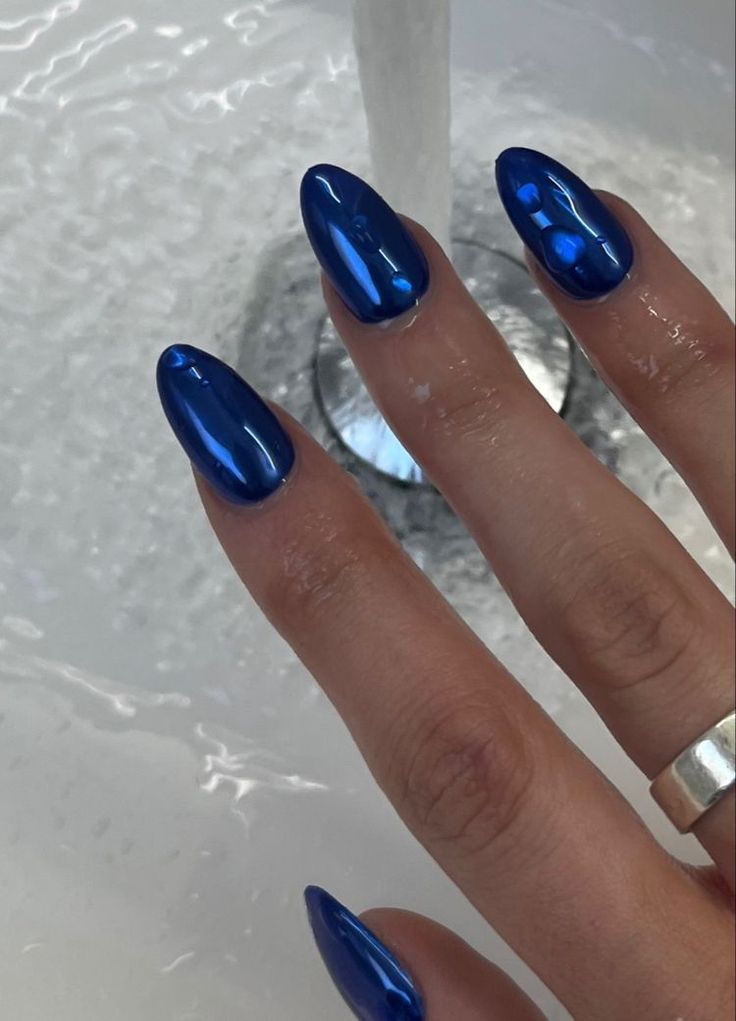 summer nails Royal Blue Chrome Nails, Chrome Nails Silver, White Chrome Nails, Blue Chrome Nails, Blue And Silver Nails, Hoco Nails, Royal Blue Nails, Dark Blue Nails, Navy Nails