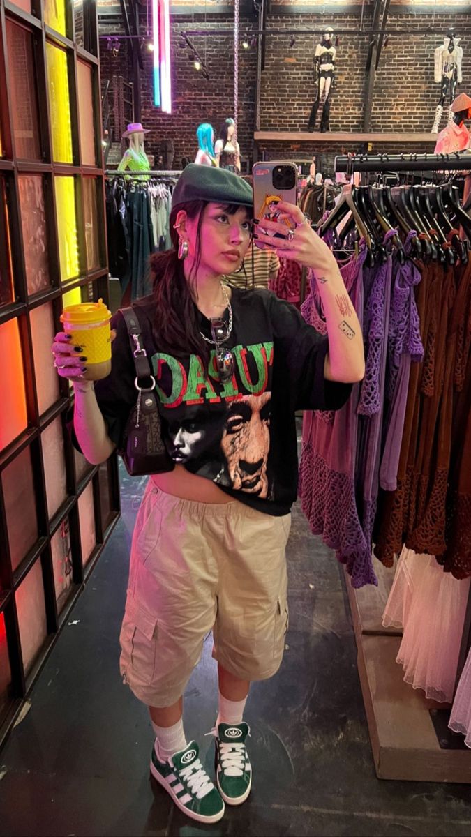 Hiphop Girl Style, Hiphop Aesthetic Outfit, Hiphop Outfit Women Street Style, Hiphop Dance Outfit, Girl Hiphop, Hiphop Girl, Hip Hop Costumes, Rapper Style, Rapper Outfits