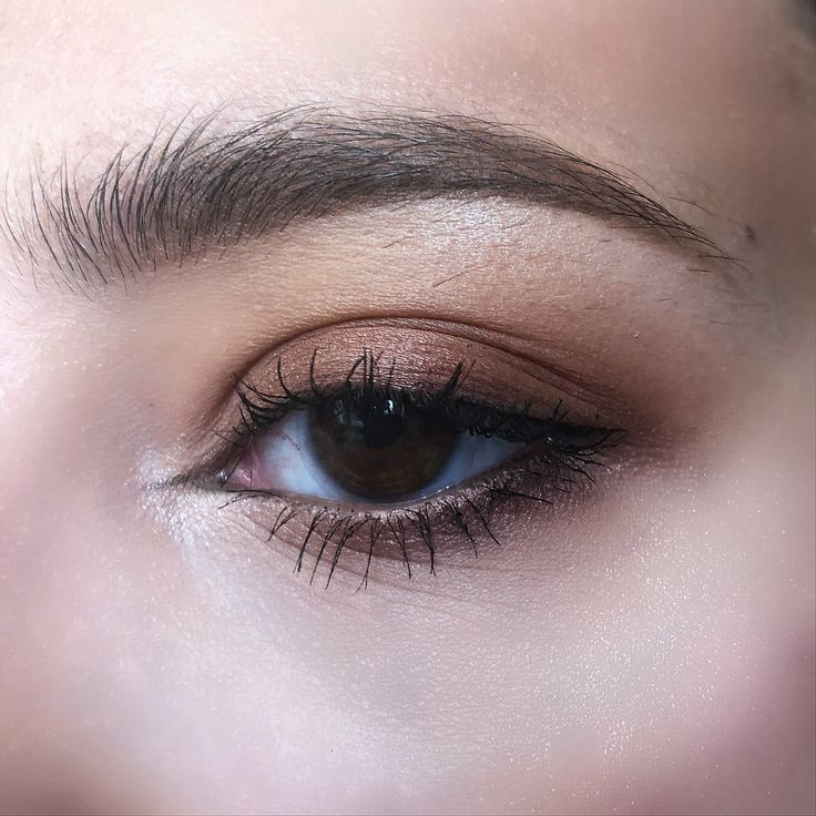 Rustic Eyeshadow Look, Brown Eye Makeup Eyeliner, Minimal Dark Eye Makeup, Brown Simple Eye Makeup, Smokey Eye Makeup Subtle, Casual Brown Eye Makeup, Basic Brown Eyeshadow, Soft Dark Eye Makeup, Brown Eyeshowdow Looks