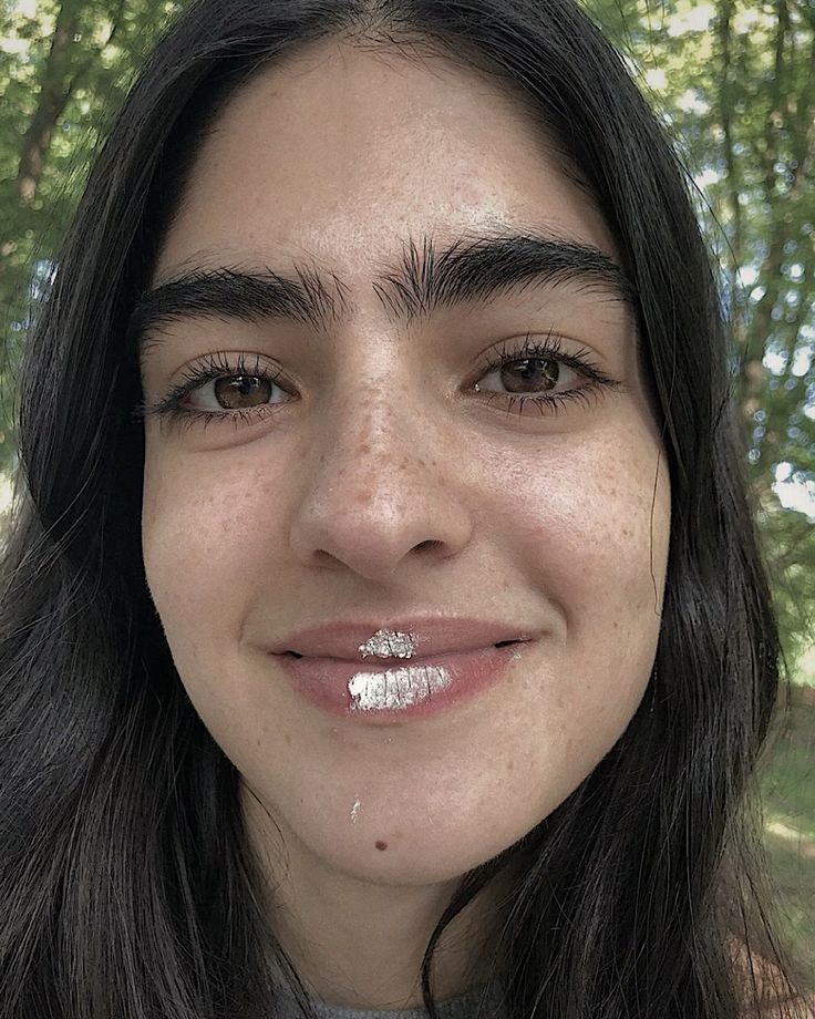 Thick Eyebrows Natural, Natalia Castellar, Big Eyebrows, Get Thick, Long Thick Eyelashes, Straight Eyebrows, Bushy Eyebrows, Full Eyebrows, Thick Brows