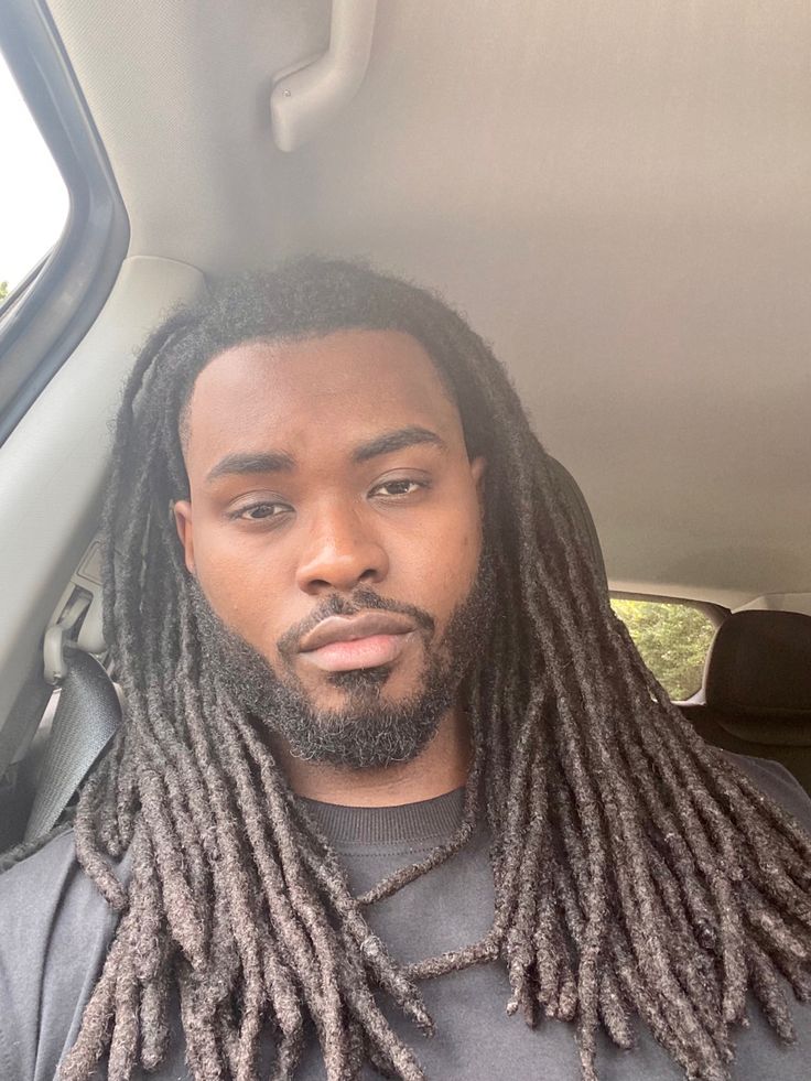 Locs Mens Locs, Man With Locs, Dreadlocks Ponytail, Locs Inspiration, Selfies Ideas, Dreads Hairstyles, Dread Styles, Mens Dreads, Beard Game