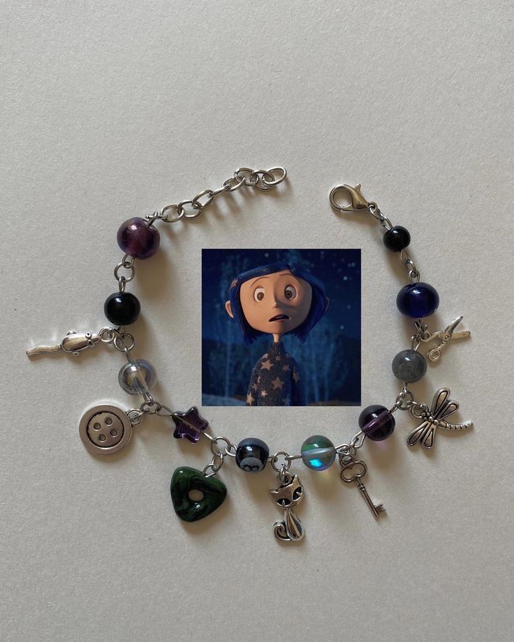 Coraline Inspired Necklace, Coraline Jewelry, Coraline Bracelet, Coraline Aesthetic, Desain Quilling, Mode Crochet, Beads Bracelet Design, Jewelry Accessories Ideas, Dope Jewelry