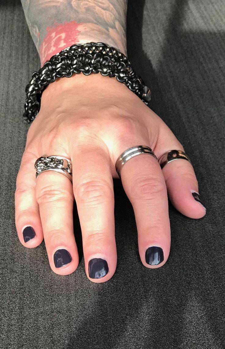 OPI Suzi and the Arctic Fox #malepolish #malenails #nails #nailpolish #opi Black Painted Nails Men, Nails Guys, Male Polish, Men Manicure, Male Nails, Albus Potter, Mens Manicure, Men Nail Polish, Nail Polish Painting