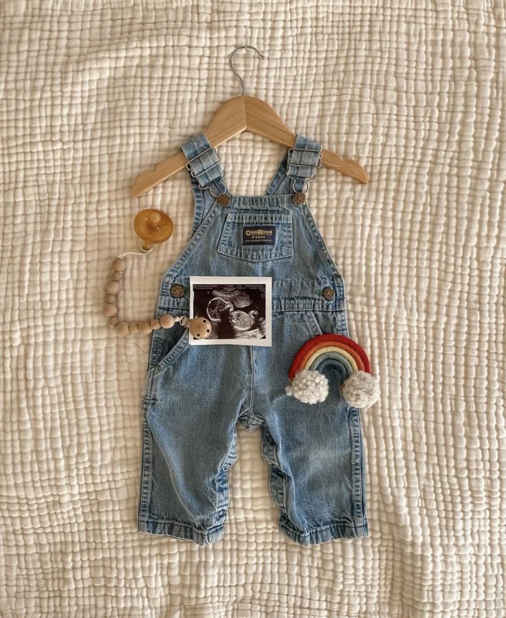 First Baby Announcements, Simple Pregnancy Announcement, Baby 2 Announcement, Pregnancy Announcement Photoshoot, Surprise Pregnancy Announcement, Rainbow Baby Announcement, Fun Baby Announcement, Baby Announcement Photoshoot, Cute Pregnancy Pictures