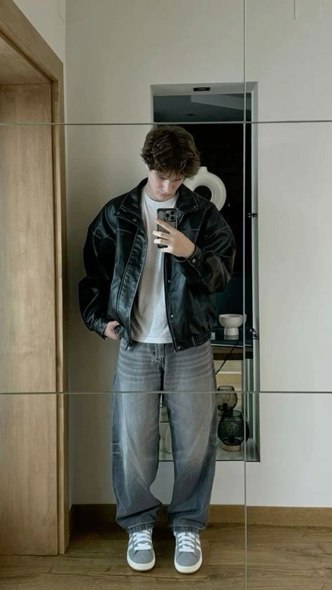 Men Different Styles, Baggy Fits For Men, Men Outfits Jacket, Baggy Jeans On Men, Men Baggy Fashion, Man Styles Outfit, Jacket And Jeans Outfit Men, Fashion Inspo Outfits For Men, Guys Winter Outfits Casual