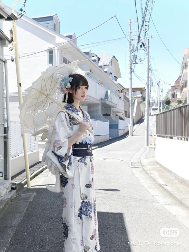 Japanese Yukata Aesthetic, Traditional Japanese Kimono Aesthetic, Japanese Traditional Clothing Aesthetic, Japanese Festival Outfit, Japanese Clothing Aesthetic, Japanese Yukata Women, Japanese Kimono Aesthetic, Yukata Aesthetic, Traditional Kimono Japan