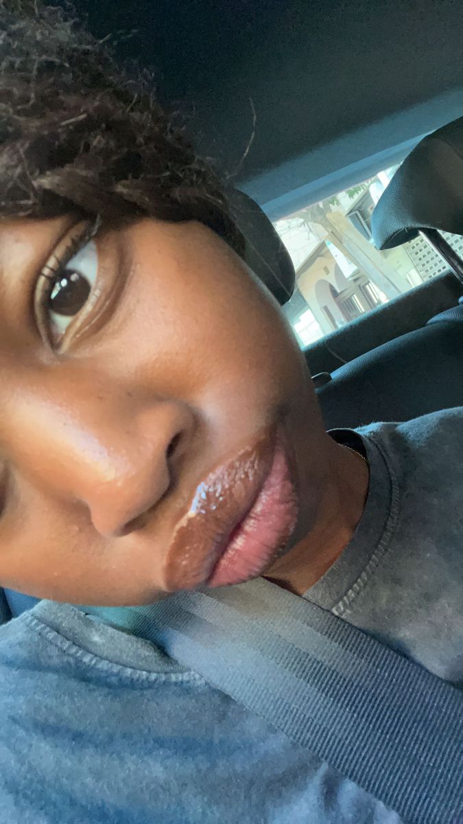 #natural #naturalbeauty #blackgirl #lipgloss #lipliner #mascara #cute #girl Mascara Lip Gloss Look, Lip Gloss And Mascara Look, Mascara And Lip Gloss Only Look, Black Is Beauty, Lashes Tutorial, No Makeup Makeup, Hairstyles Pictures, Braids Hairstyles Pictures, Sophomore Year