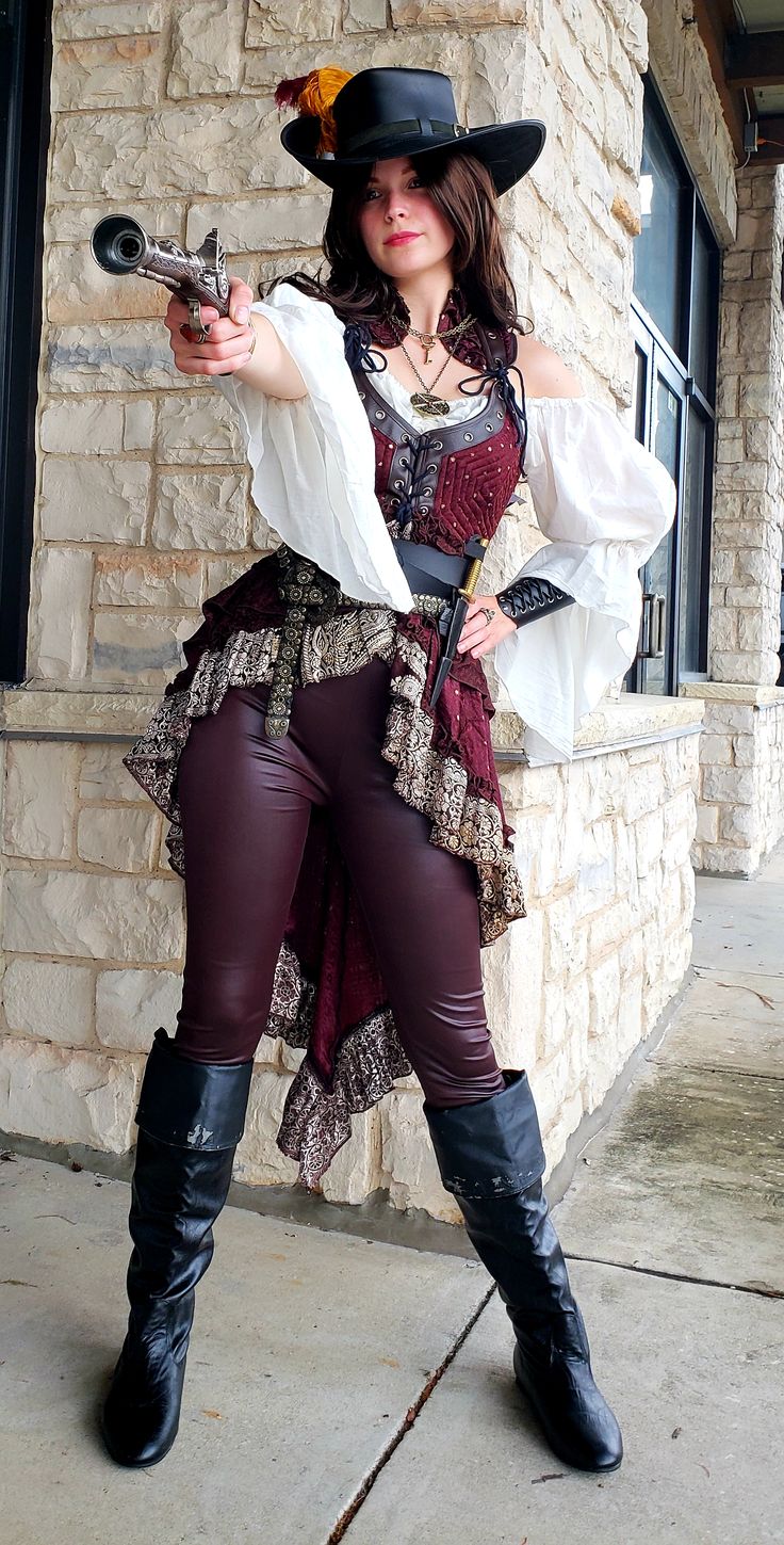 Pirate Costume Ideas Pirate Outfit Women, Captain Syrup, Diy Pirate Costume For Kids, Pirate Costume Kids, Pirate Girl Costume, Pirate Costume Diy, Ren Faire Ideas, Female Pirate, Renn Faire