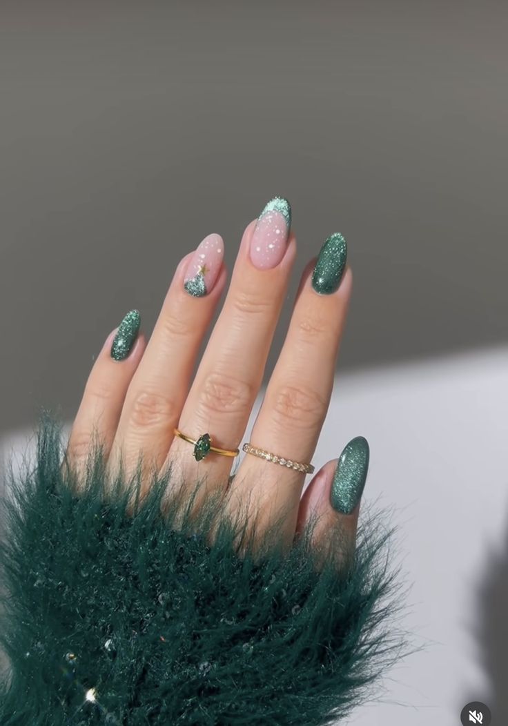 Christmas Nail Inspo, Velvet Nails, Christmas Nails Easy, Festival Nails, New Year's Nails, Xmas Nails, Christmas Nail Designs, Nail Design Ideas, Christmas Nail