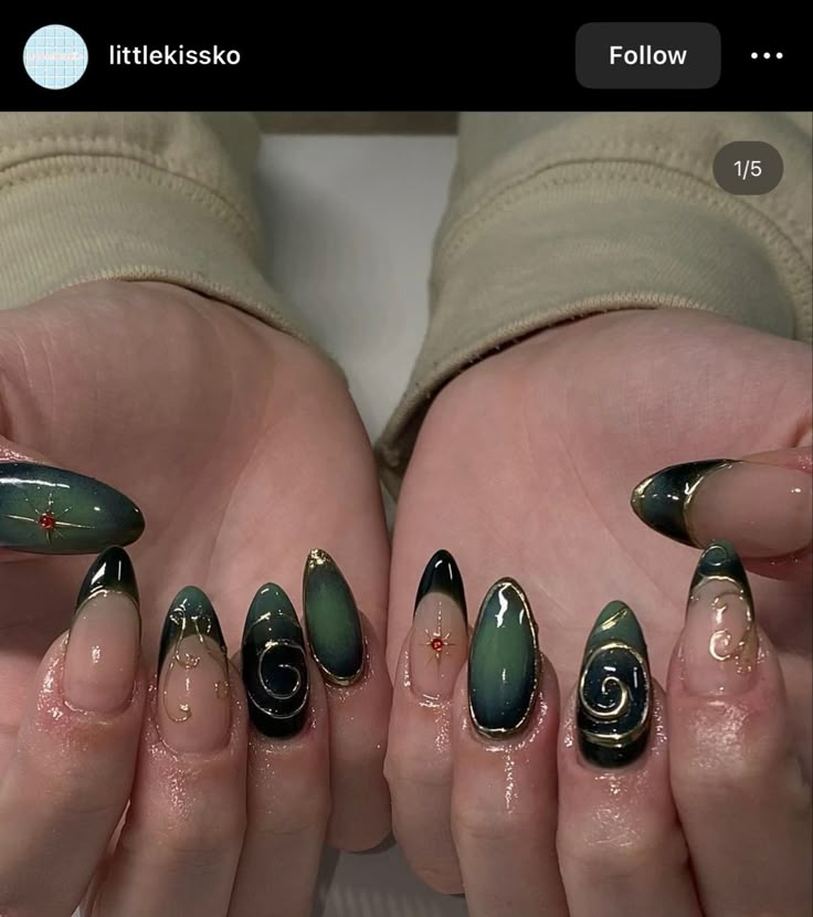 Almond Acrylic Nails Green, Burgundy And Green Nails, Labradorite Nails, Almond Nails Green, Green And Purple Nails, 22 Bday, Bday Nails, Emerald Nails, Dark Green Nails