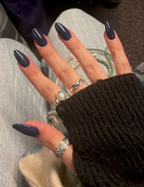 College Nails Ideas, Fall Blue Nail Colors, Cute Dark Nails, Future Nails, Dark Blue Nails, Milky Nails, Smink Inspiration, Makijaż Smokey Eye, Minimalist Nails