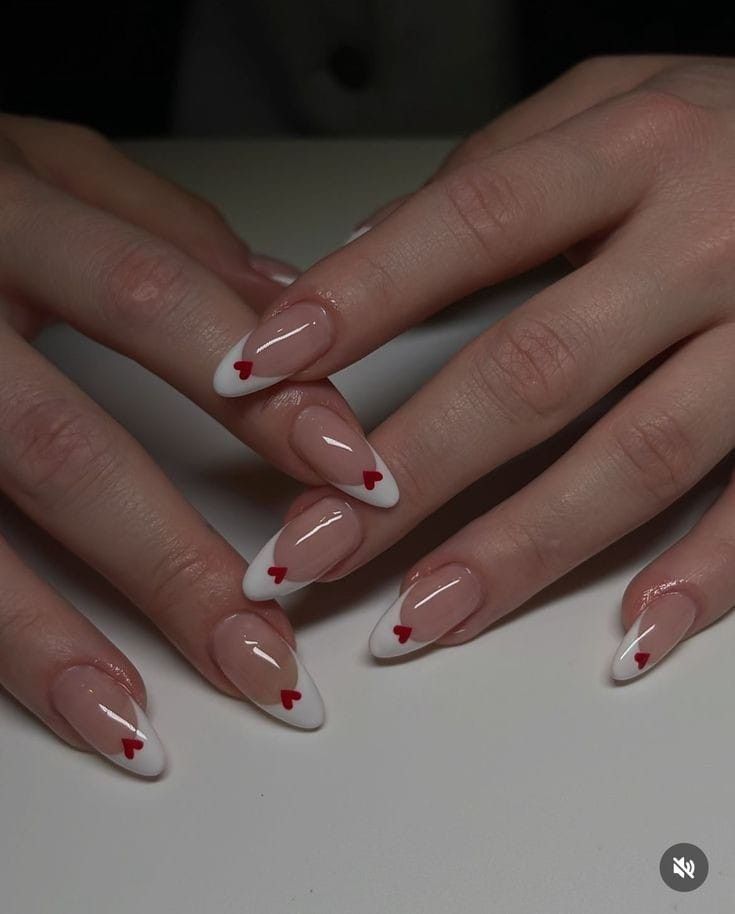 French Tip Nail Designs, Girly Acrylic Nails, French Nail Designs, Almond Nails Designs, Red Nail, Xmas Nails, Heart Nails, French Tip Nails, Valentine's Day Nails