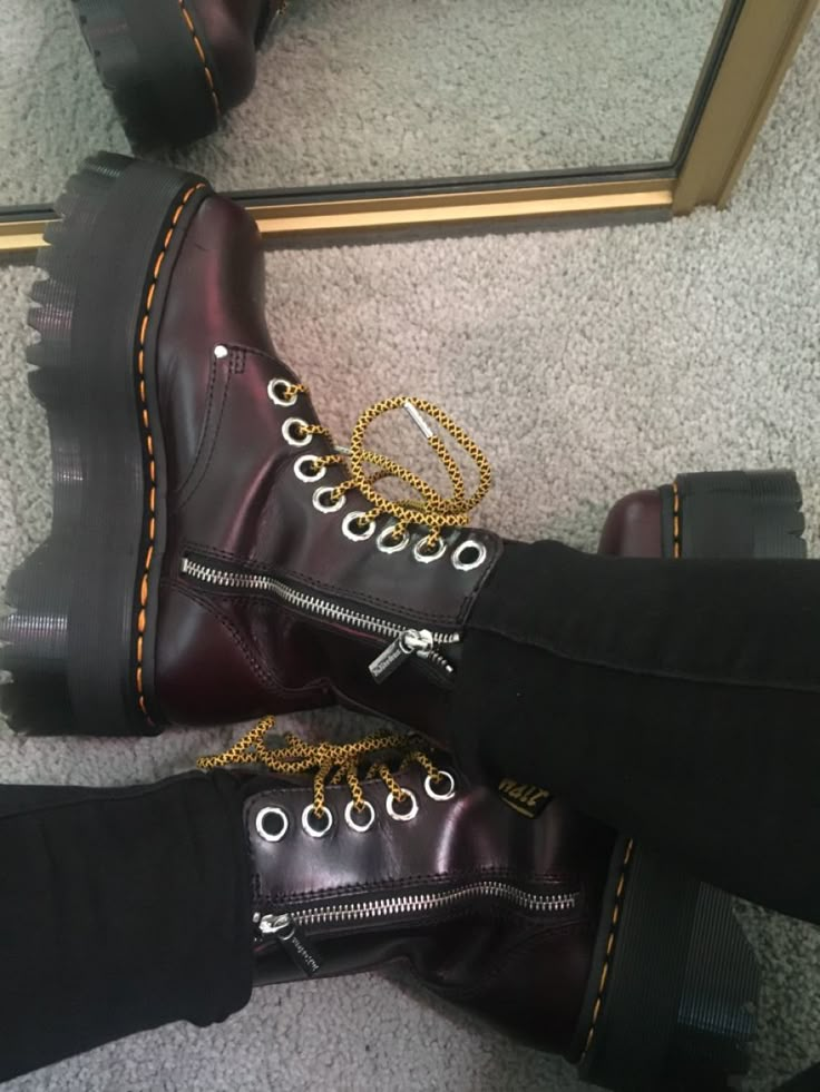 Doc Platforms, Doc Martens Aesthetic Grunge, Docs Aesthetic, Jadon Max, Combat Boot Outfits, Tall Lace Up Boots, Goth Shoes, Doc Martens Boots, Funky Shoes