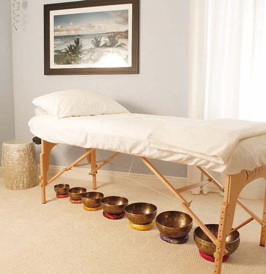 Reiki Room Decor, Healing Room Ideas, Reiki Studio, Reiki Room Ideas, Healing Studio, Reiki Practice, Massage Room Decor, Reiki Room, Sound Room