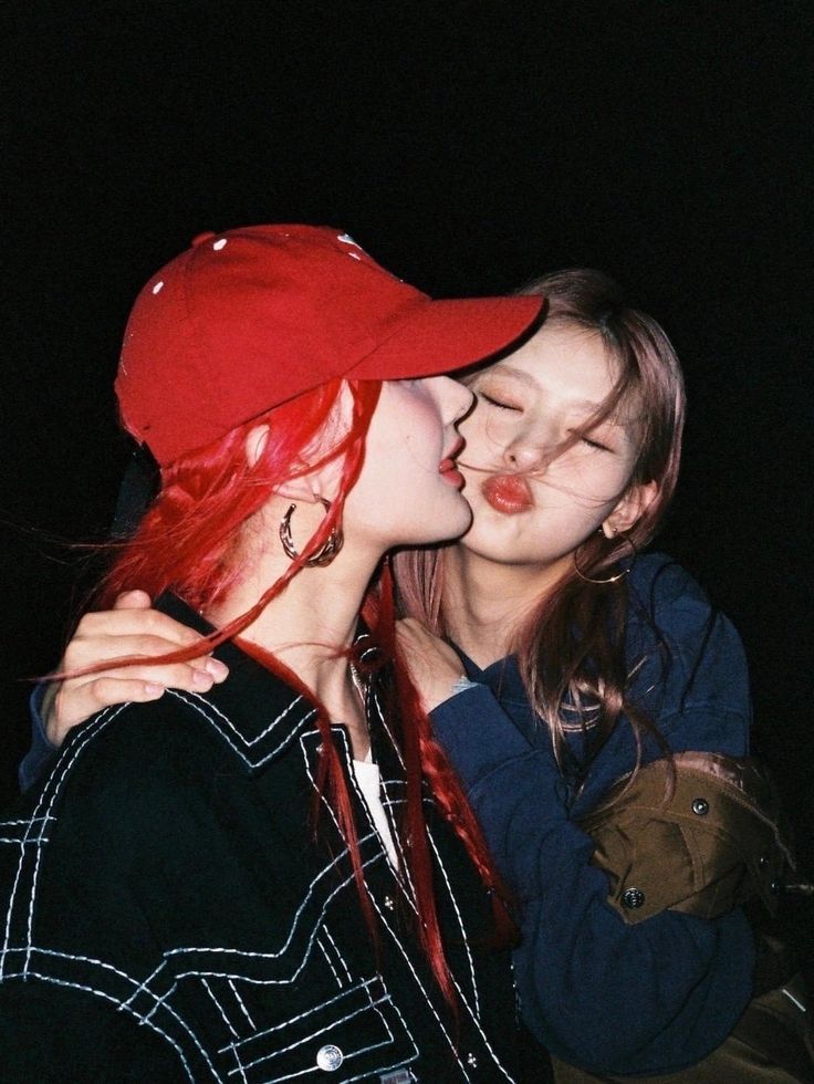 Kiss Of Life Haneul, Kpop Kiss, Cheryl Blossom Riverdale, Kiss Of Life, Popular People, All I Ever Wanted, Love Kiss, Appreciation Post, Friend Pictures