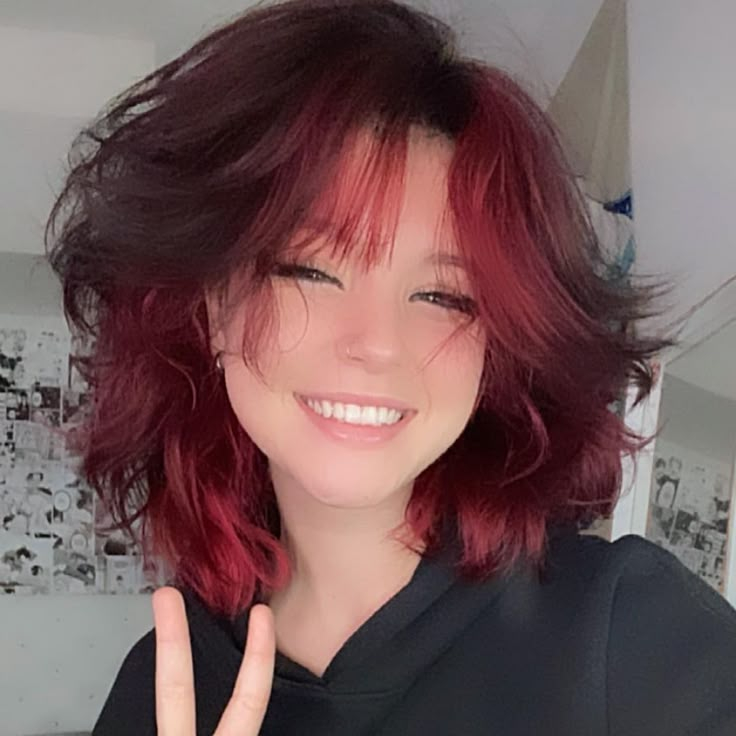 Short Grunge Hair, Dyed Hair Inspiration, Hair Inspiration Short, Haircut Inspo, Hair Cut Ideas, Hair Dye Ideas, Wolf Cut, Fluffy Hair, Hair Reference