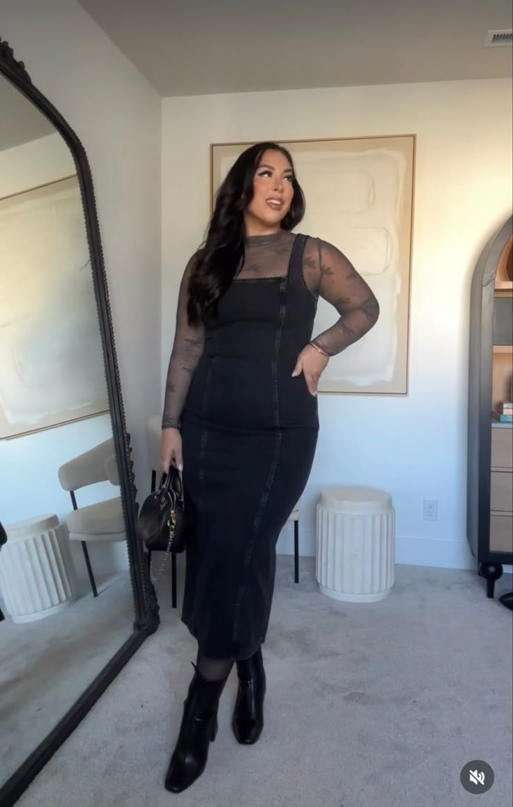 All Black Dinner Outfit Winter, Plus Black Outfits, Work Christmas Party Outfit Curvy, Plus Size Bar Outfit Night Winter, Dinner Party Outfit Plus Size, Black Salon Outfits, Gno Outfit Winter Night, Black Attire Outfit Women Party, 30th Birthday Dinner Outfit