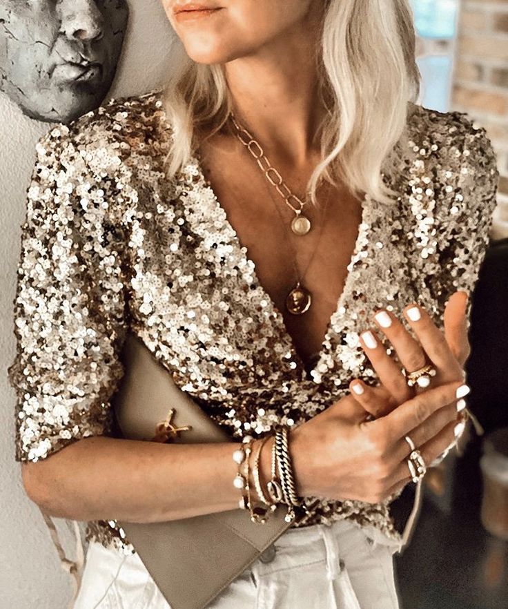 Sequins Top Outfit, Chique Outfits, New Years Outfit, New Years Eve Outfits, Sequin Top, Party Outfits, Holiday Fashion, Holiday Outfits, Christmas Outfit