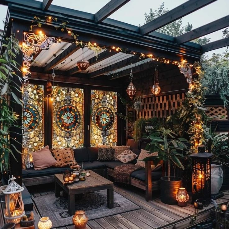 an outdoor living area with lots of lights