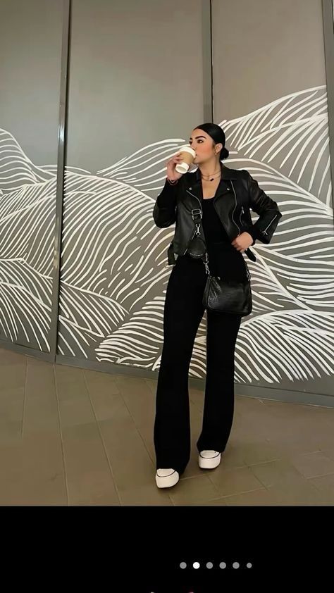 Ootd Frio Casual, Outfit Frio Mujer, Outfits Para Un Bar, Outfit Invierno Casual, Ootd Frio, Outfits For Mexico, Trends 2025, Winter Fashion Outfits Casual, Casual Day Outfits