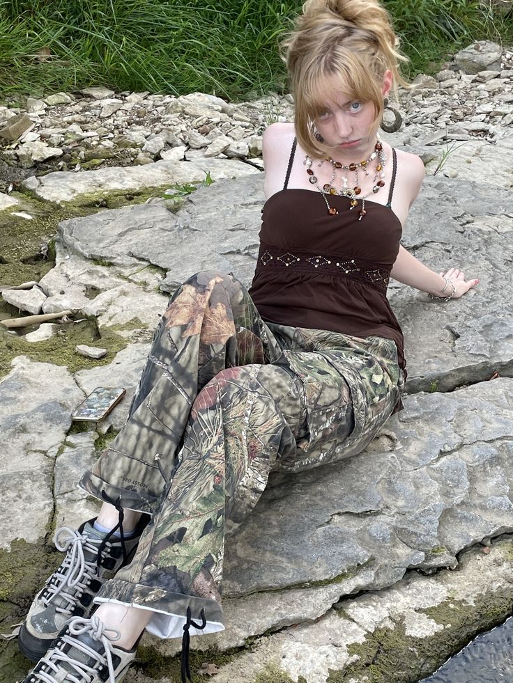 mossy oak camo pants Grunge Camo Pants Outfit, Mossy Oak Pants Outfit, Y2k Camo Pants Outfit, Realtree Pants Outfit, Camo Pants Aesthetic, Realtree Camo Pants Outfit, Pink Camo Pants Outfit, Real Tree Camo Pants Outfit, Cargo Camo Pants Outfit