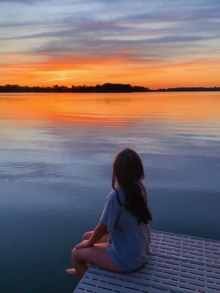 instagram vsco picture ideas lake dock sunset Lake Pics, Summer Instagram Pictures, Lake Photoshoot, Vsco Pictures, Insta Pic Ideas, Summer Picture Poses, Insta Poses, Lake Trip, Lake Photos