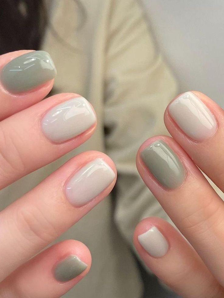 Sage Green Nails, Manicured Nails, Tato Henna, Minimal Nails Art, Hello Nails, Subtle Nails, Simple Gel Nails, Minimal Nails, Casual Nails