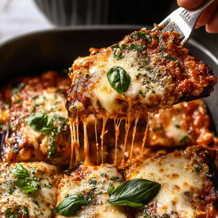 Eggplant Parmesan Recipe: A Classic Italian Comfort Food Eggplant Parmesan With Meat, Eggplant Parmesan With Meat Sauce, Eggplant Parmesan Italian Style, Eggplant Parm Lasagna, Ina Garten Eggplant Parmesan, Sicilian Eggplant Recipes, Eggplant Parm Recipes, Christmas Food Dinner Main Courses, Eggplant Manicotti