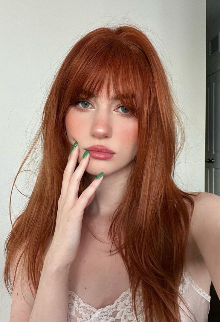 Red Hair With Bangs, Cheveux Oranges, Red Hair Inspo, Ginger Hair Color, Auburn Hair, Hair Stylist Life, Hair Dye Colors, Hair Inspiration Color, Cut My Hair