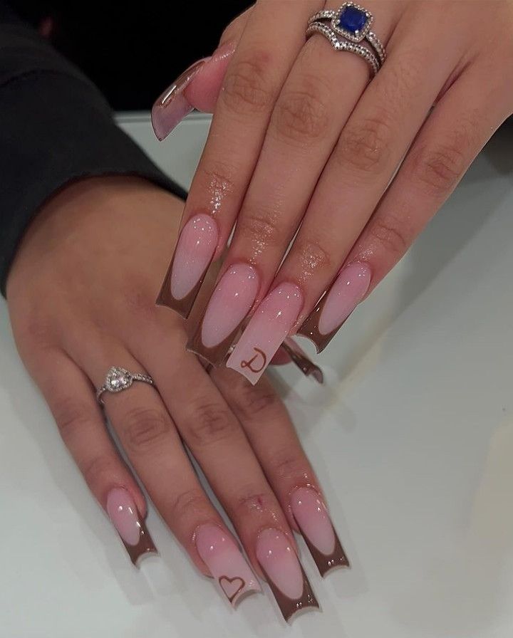 Med Length Nails Design, Nail Ideas With Initial Square, Medium Nails Pink And White, Soft French Acrylic Nails, Acrylic Nail Designs Mid Length, R Nails Designs, Med Length Nails Ideas, Date Nails Ideas, Acrylic Nail Birthday Set