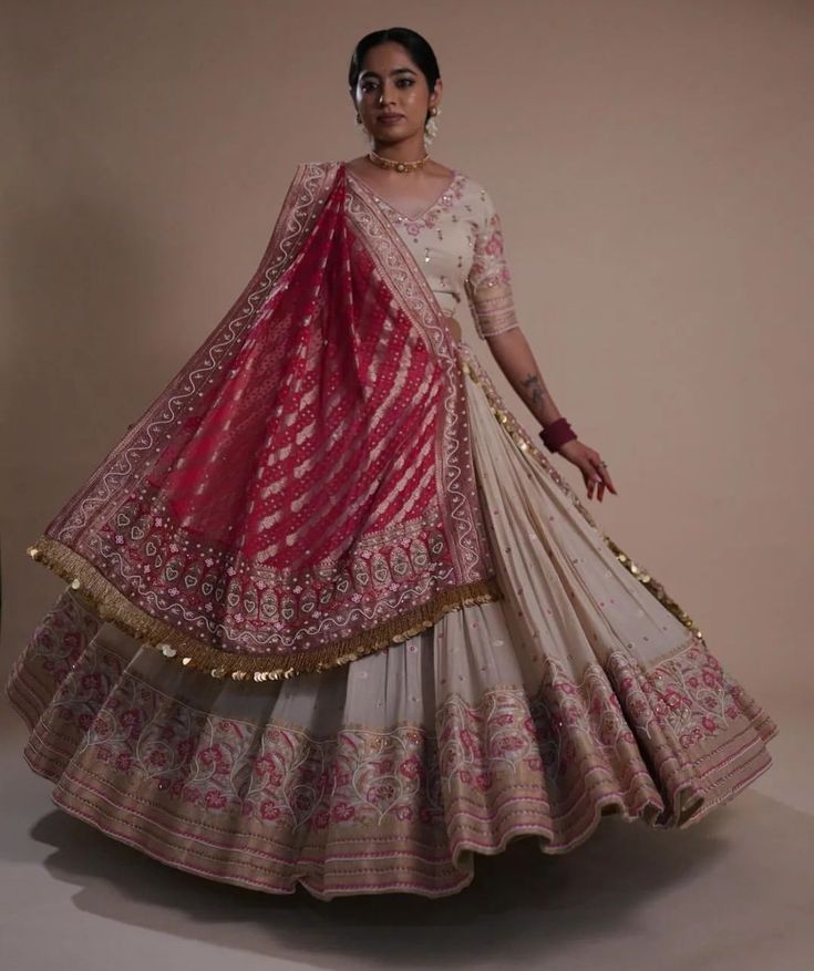 Latest Lehnga Design 2024, Saree For Mom Indian Weddings, Reception Lehenga For Bride Sister, Marwadi Lehenga, Wedding Lehenga For Brides Sister, Lehnga Designs Indian Weddings Simple, Bridesmaid Lehenga Sisters, Lehenga Fits, Lehenga For Bride's Sister