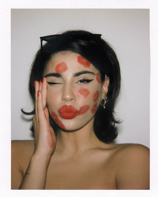 red lips kiss | @orionvanessa for Gucci Beauty Lips Photo Photographs, Dark Valentines Aesthetic Photoshoot, Lipstick Photoshoot Ideas, At Home Valentines Photo Shoot, 90s Valentines Aesthetic, Cream Photoshoot, Kiss Halloween Costumes, Vday Shoot, Recreate Photos