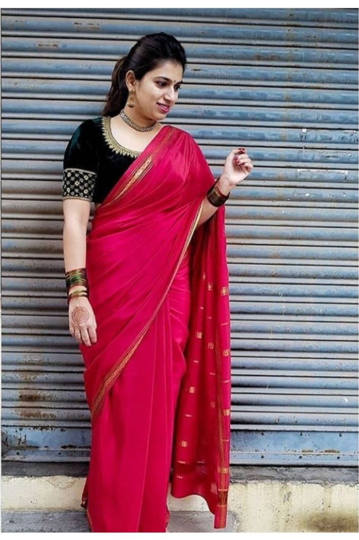 Plane Red Saree With Designer Blouse, Velvet Blouses For Silk Sarees, Red Saree Contrast Blouse Ideas, Red Silk Saree With Contrast Blouse, Contrast Blouse For Maroon Silk Saree, Red Saree With Contrast Blouse, Blouse Design For Mysore Silk Saree, Velvet Blouse Patterns Saree, Red Velvet Blouse Designs