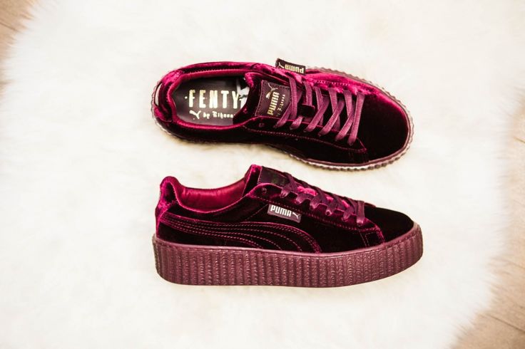 sneackers puma rihanna creeper velvet bordeaux Rihanna Creepers, Puma X Fenty, Puma Rihanna, Puma X, Model Street Style, Puma Platform Sneakers, Pumas Shoes, Latest Sneakers, Milan Fashion Weeks