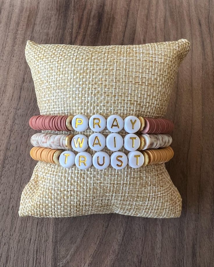 Pray Wait Trust Bracelet Set Prayer Bracelet Christian - Etsy Pray Wait Trust, Homemade Bracelets, Jewelry Clay, Christian Bracelets, Prayer Bracelet, Bracelets Design, Clay Bracelet, Diy Bracelet Designs, Diy Bracelets Patterns