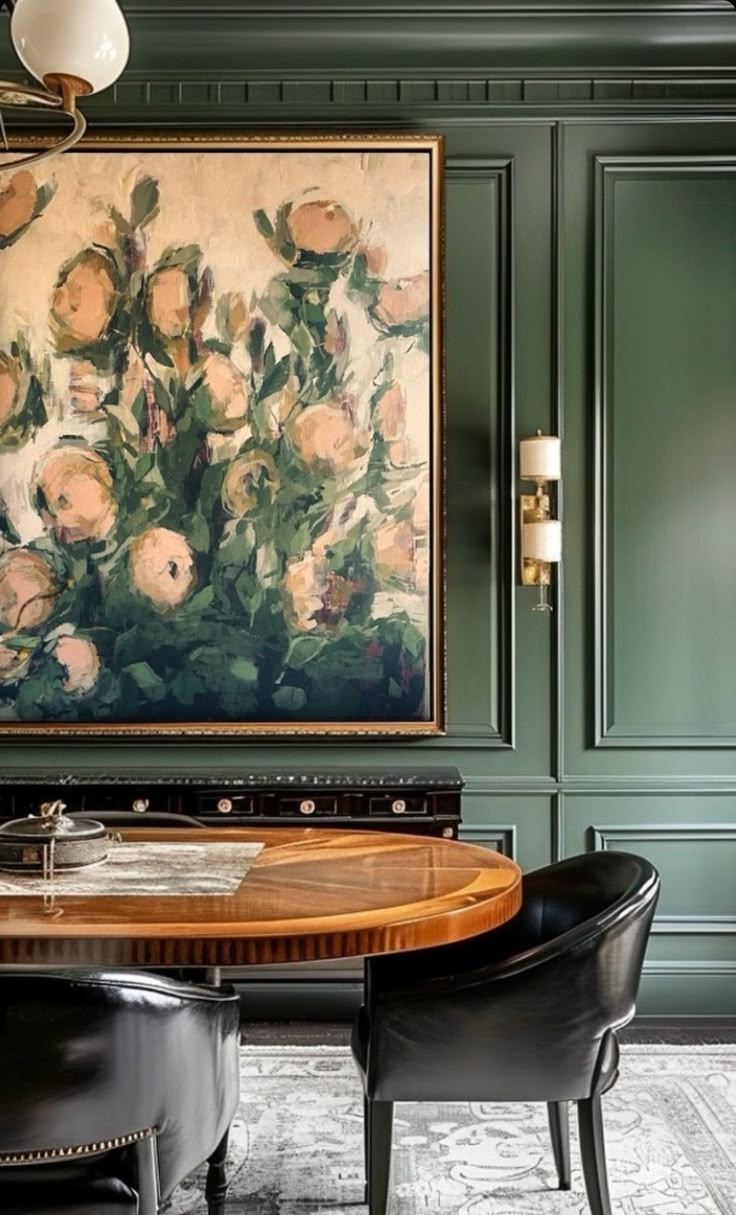 Dark Floral Dining Room, Dramatic Dining Room Ideas, Emerald Green Dining Room, Dark Green Dining Room, Green Dining Rooms, Green Dining Room Walls, Dramatic Dining Room, Moody Dining Room, Dark Dining Room