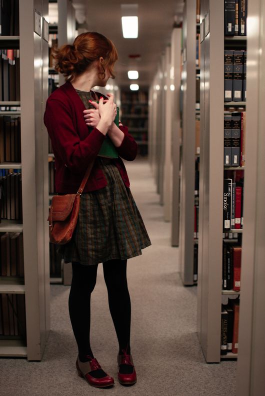 Librarian Style, Librarian Chic, Retro Pin Up, Geek Culture, Mode Inspo, 가을 패션, Clothes Horse, Mode Vintage, Mode Inspiration