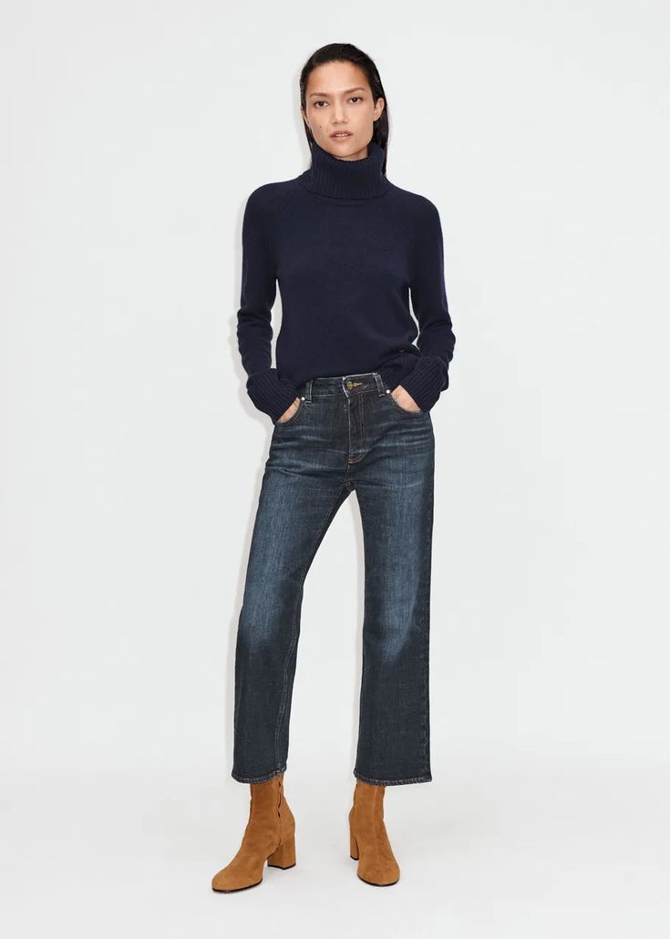 Flare Jeans Outfit, Cropped Flare Jeans, Kick Flares, Mode Inspo, Look At You, Fall Winter Outfits, Work Casual, Jean Outfits, Cropped Jeans