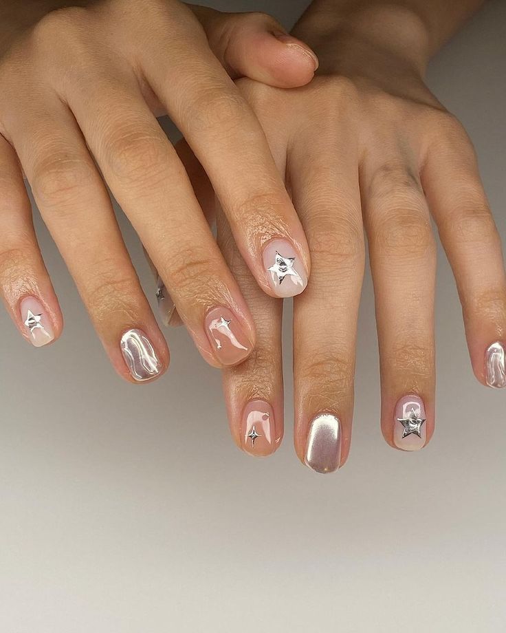 Gen Nails Design, Shorter Gel Nails, Short Esthetician Nails, Korean Style Nails Short, Japanese Manicure Design, Funky Bridal Nails, Nail Art On Short Natural Nails, Short Nail Designs 2024, Magnet Nails Design