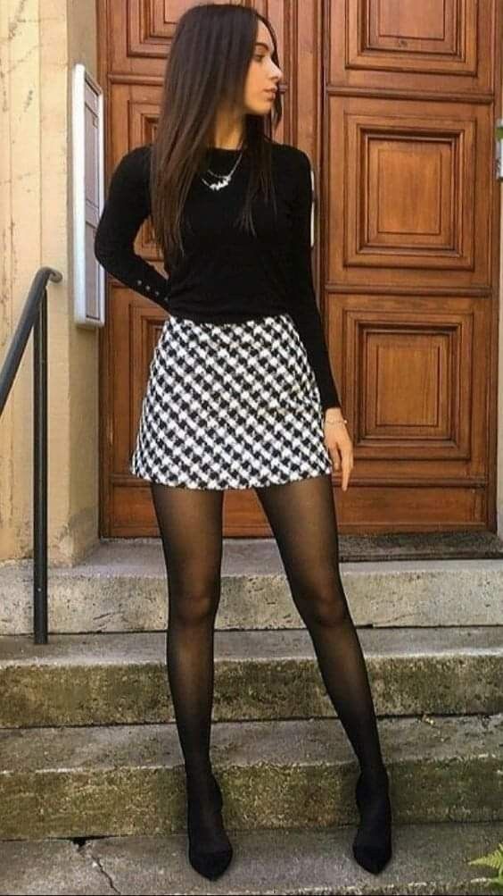 Skirt With Stockings, Charming Outfits, Stockings Outfit, Dress With Stockings, Looks Party, Fashion Tights, Black Stockings, Cute Skirts, Business Casual Outfits