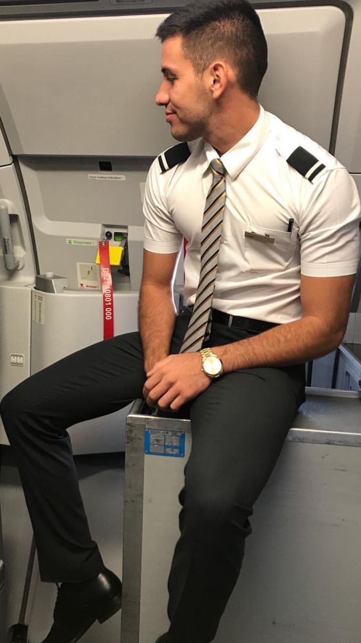 Pilot Style Men, Male Pilot, Pilot Outfit, Pilot Guy Aesthetic, Pilot Man, Pilot Suit, Pilot Aesthetic Male, Hot Pilot, Airline Pilot Men