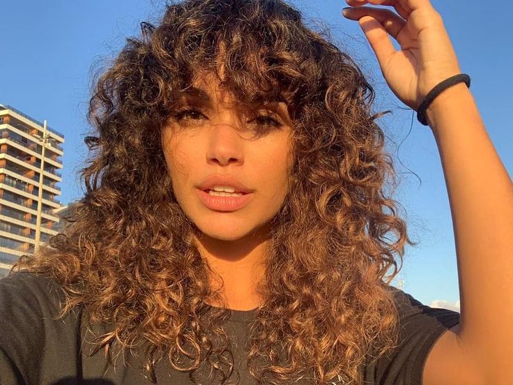 Curly Hair Fringe, Beautiful Curly Hair, Curly Hair Inspiration, Curly Hair With Bangs, Brown Blonde Hair, Curly Hair Tips, Curly Hair Cuts, Short Curly Hair, Light Hair