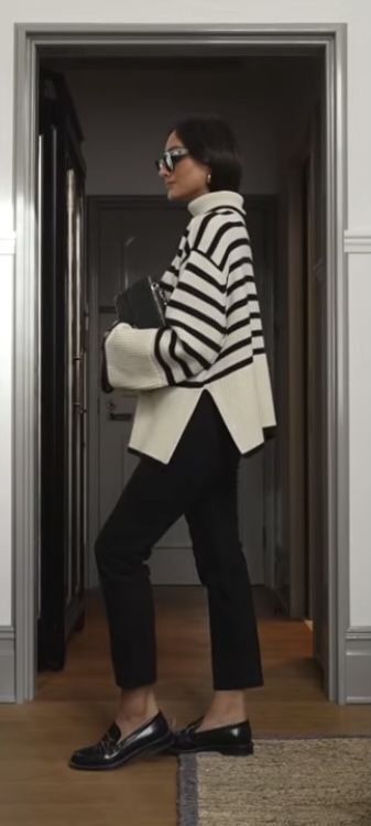 Workwear With Loafers, Work Outfits Trendy, Shoes Winter 2022 2023, Black And White Stripped Sweater Outfits, Spring Loafer Outfits Women, Winter Minimalist Outfit Women, Loafer Work Outfit, Counselor Outfits Women Professional, Outfit Ideas With Sweaters