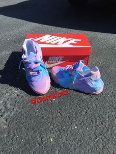 women shoes Custom Huaraches, Pink Nike Shoes, Nike Trainers, Pink Nike, Nike Free Shoes, Nike Shoes Outlet, Gym Shoes, Shoes Outlet, Dream Shoes