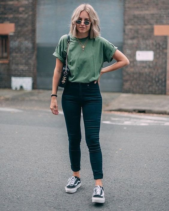 trendy outfits, summer outfits, perfect look. Spring Weekend Outfit, Spring Outfit Women, Trendy Spring Outfits, Cute Spring Outfits, Outfit Jeans, Denim Branding, Weekend Outfit, Simple Trendy Outfits, Mode Inspiration