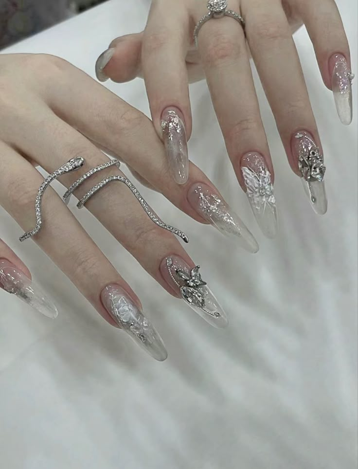 Milky White Nails Y2k, Korean Nail Inspo Almond, White Nails Douyin, Xiao Hong Shu Nails, Xiao Hong Shu Nail, White Douyin Nails, Pfp Faceless, Y2k Chinese, Ethereal Nails